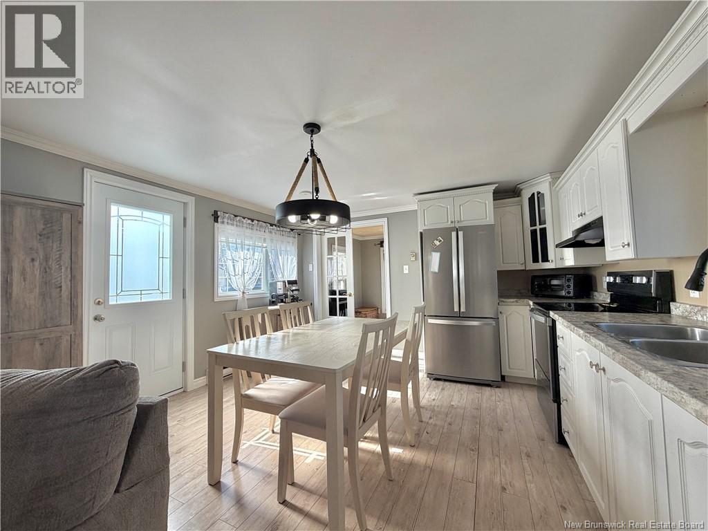 263 Poplar, Beresford, New Brunswick  E8K 1E5 - Photo 8 - NB137472