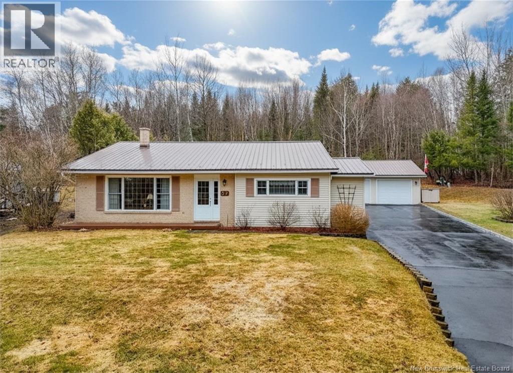 57 Mcnair Drive, Nackawic, New Brunswick  E6G 1A4 - Photo 2 - NB137539