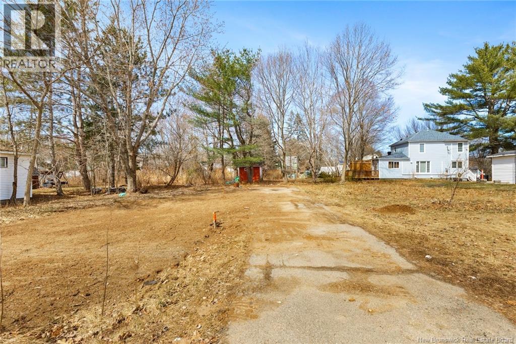 73 Queen Street, Minto, New Brunswick  E4B 3P5 - Photo 1 - NB137641