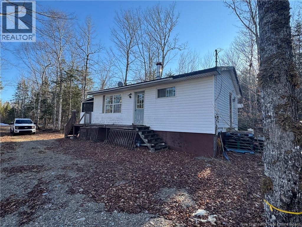 Camp Lake Road, South Oromocto Lake, New Brunswick  E5L 2R2 - Photo 3 - NB137662