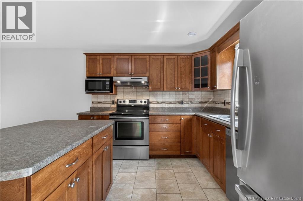 913 Bernard, Dieppe, New Brunswick  E1A 4A6 - Photo 11 - NB135985