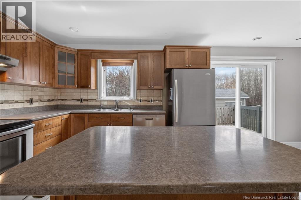 913 Bernard, Dieppe, New Brunswick  E1A 4A6 - Photo 12 - NB135985