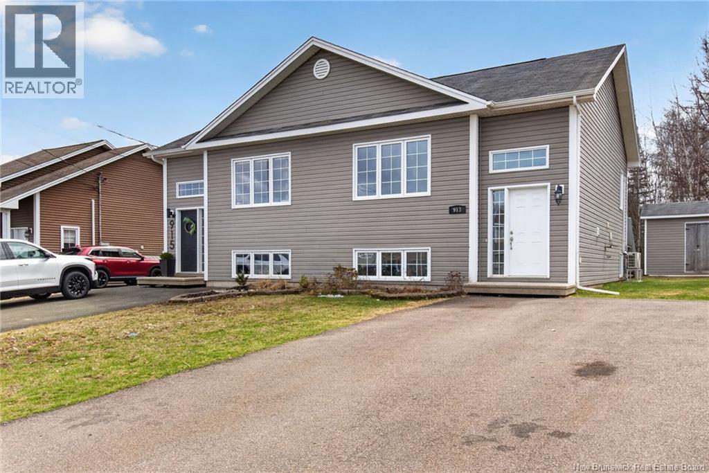 913 Bernard, Dieppe, New Brunswick  E1A 4A6 - Photo 4 - NB135985