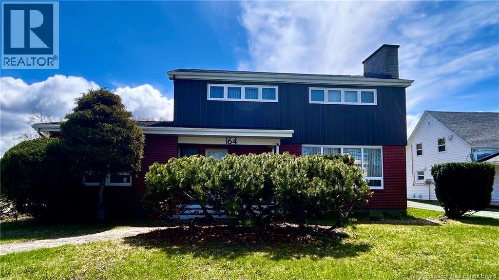 164 St-Pierre O, Caraquet, New Brunswick  E1W 1A5 - Photo 4 - NB137413