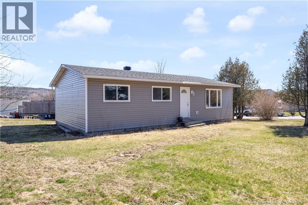 60 Eden Street, Saint John, New Brunswick  E2P 1C3 - Photo 2 - NB135859