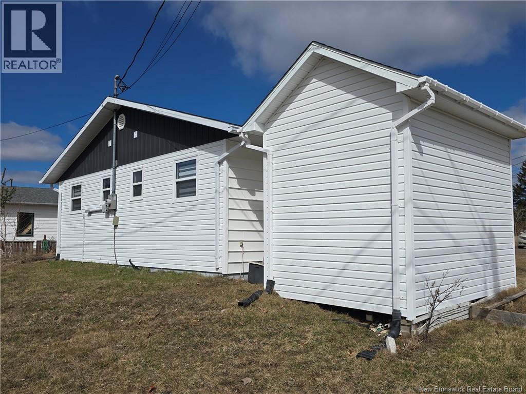 462 Saulnier Est, Tracadie, New Brunswick  E1X 1E3 - Photo 3 - NB137615