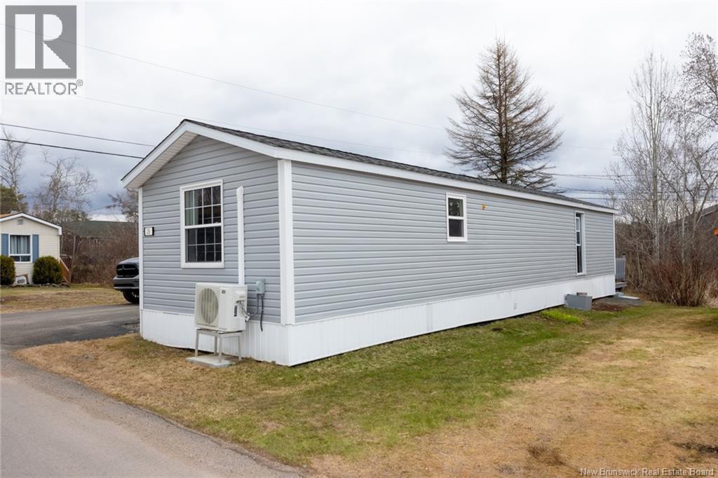 28 Douglas Crescent, New Maryland, New Brunswick  E3C 1Y8 - Photo 2 - NB137811