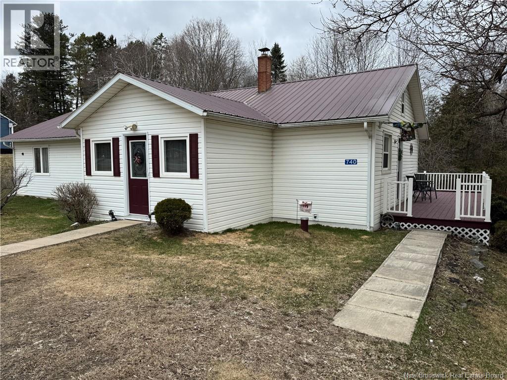 740 Central Street, Centreville, New Brunswick  E7K 2M5 - Photo 1 - NB137839