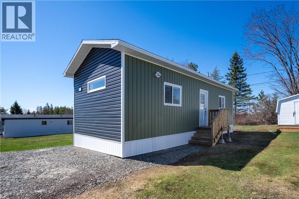 32 Carolyn Crescent, Moncton, New Brunswick  E1E 3T6 - Photo 1 - NB137860