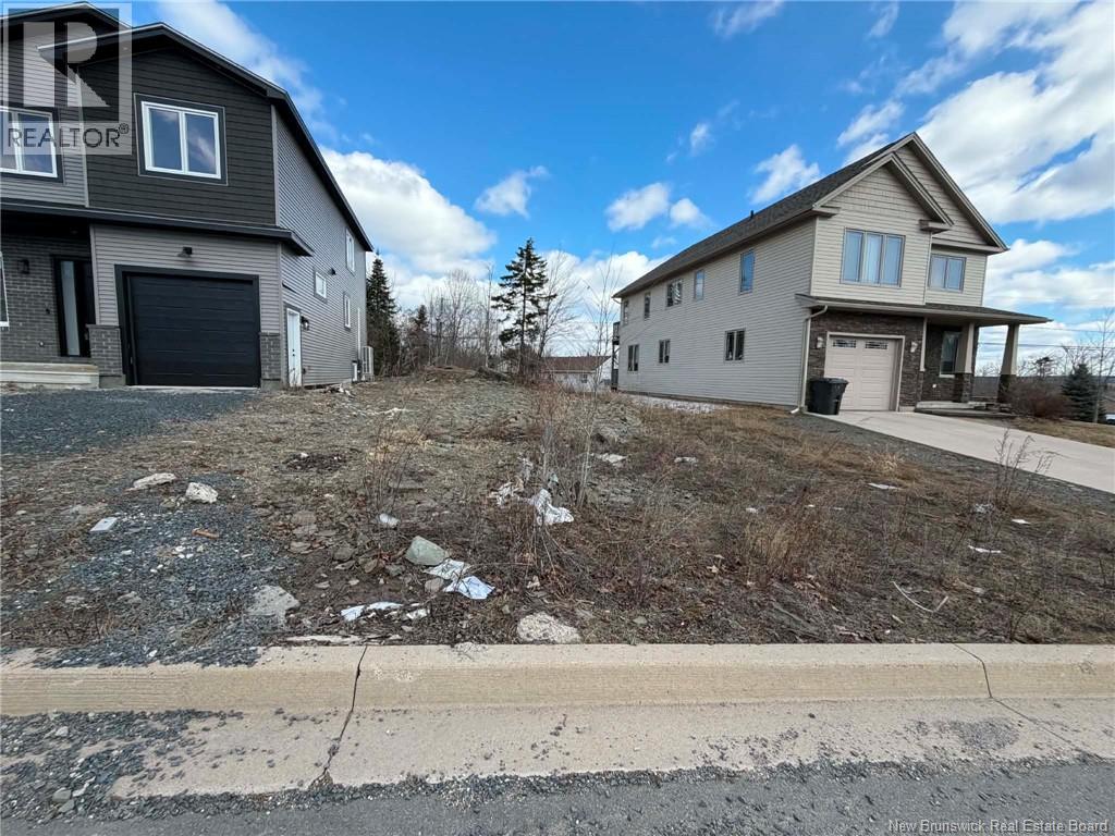 12 Weavers Way, Fredericton, New Brunswick  E3A 3P8 - Photo 4 - NB137948