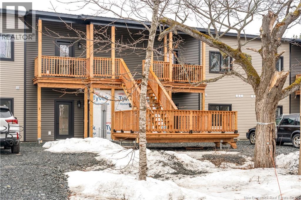 1300 Golden Park Circle Unit# 1, Bathurst, New Brunswick  E2A 1V1 - Photo 1 - NB137685