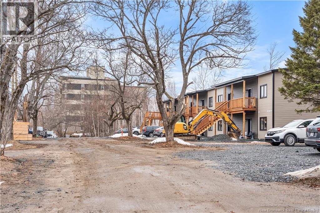 1300 Golden Park Circle Unit# 3, Bathurst, New Brunswick  E2A 1V1 - Photo 5 - NB138014