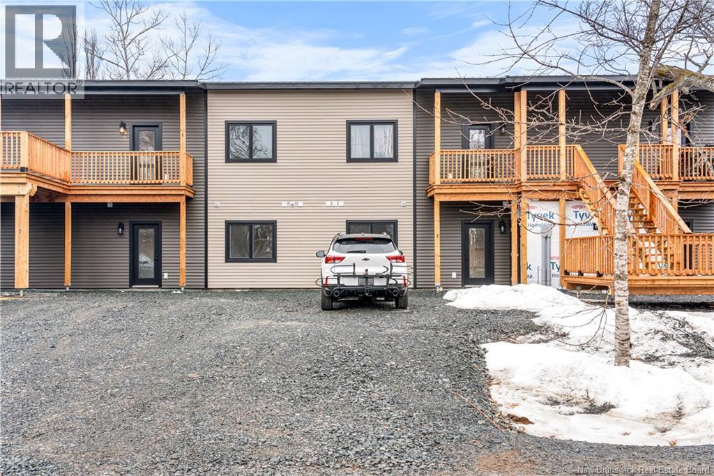 1300 Golden Park Circle Unit# 2, Bathurst, New Brunswick  E2A 1V1 - Photo 2 - NB138012