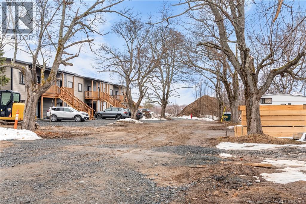 1300 Golden Park Circle Unit# 2, Bathurst, New Brunswick  E2A 1V1 - Photo 3 - NB138012