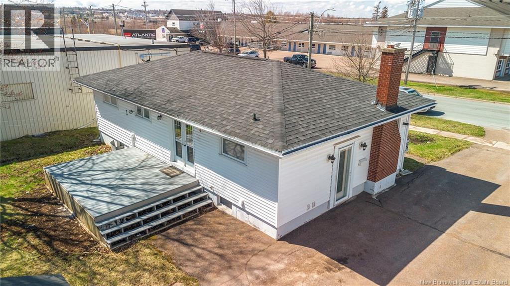 21 Mount Royal Boulevard, Moncton, New Brunswick  E1E 2T9 - Photo 3 - NB137946