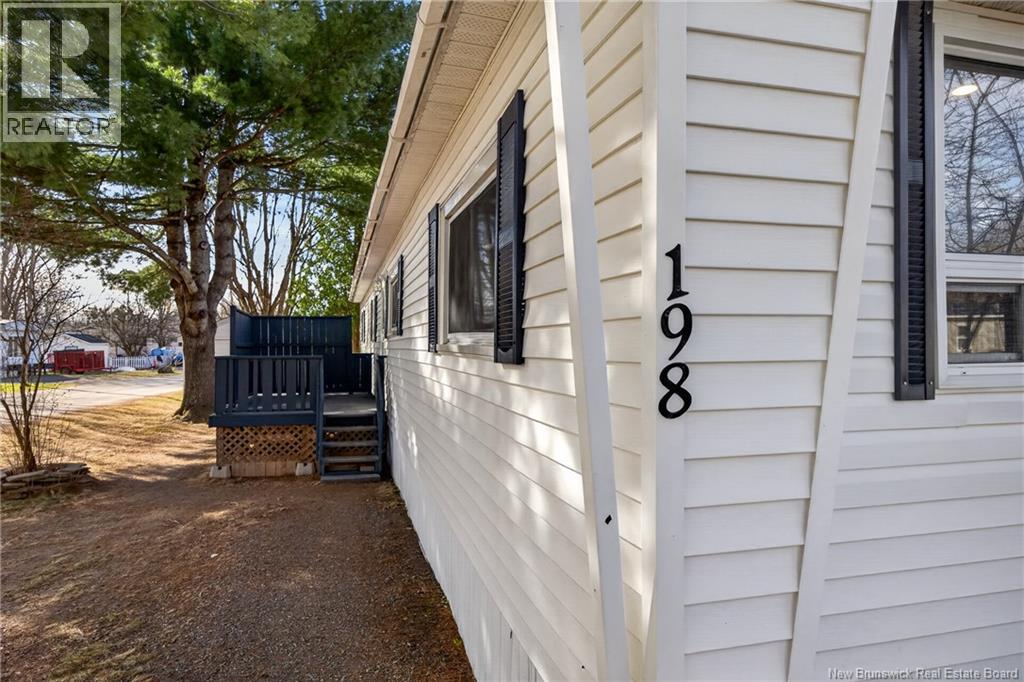 198 Moore Street, Lincoln, New Brunswick  E3B 8L8 - Photo 3 - NB138196