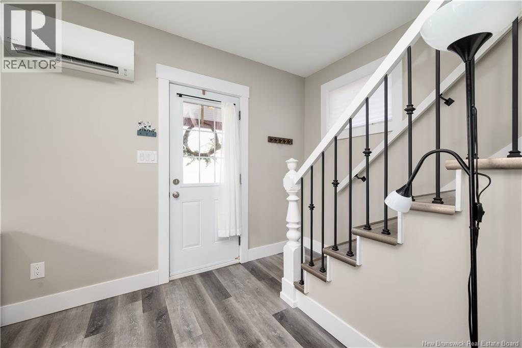 125 Broadway, Moncton, New Brunswick  E1A 3Y3 - Photo 2 - NB137532