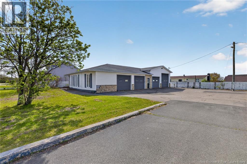 16 Rue Du Rivage, Lamèque, New Brunswick  E8T 1L5 - Photo 4 - NB138598
