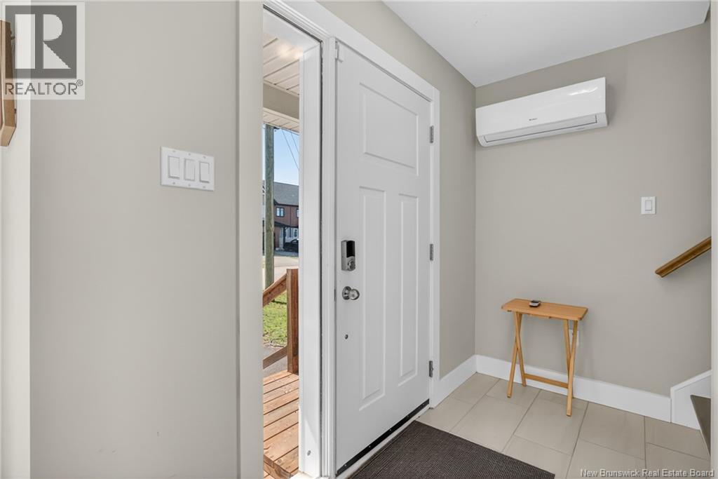 16 Brooklyn, Moncton, New Brunswick  E1A 7E8 - Photo 2 - NB138727