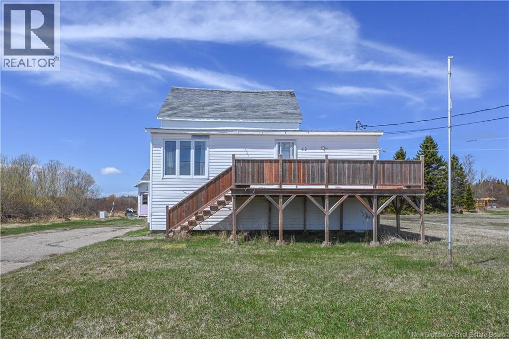 42 rue Ferron Street, Cap-Bateau, New Brunswick