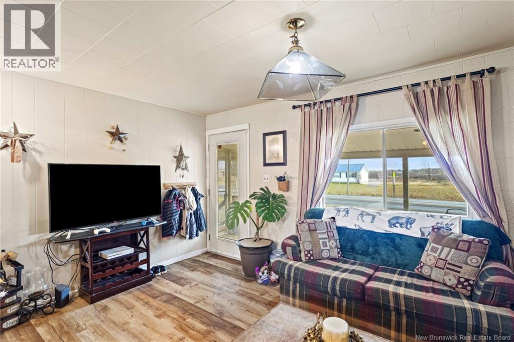 32 Pleasant Drive, Chipman, New Brunswick  E4A 1S3 - Photo 6 - NB139060