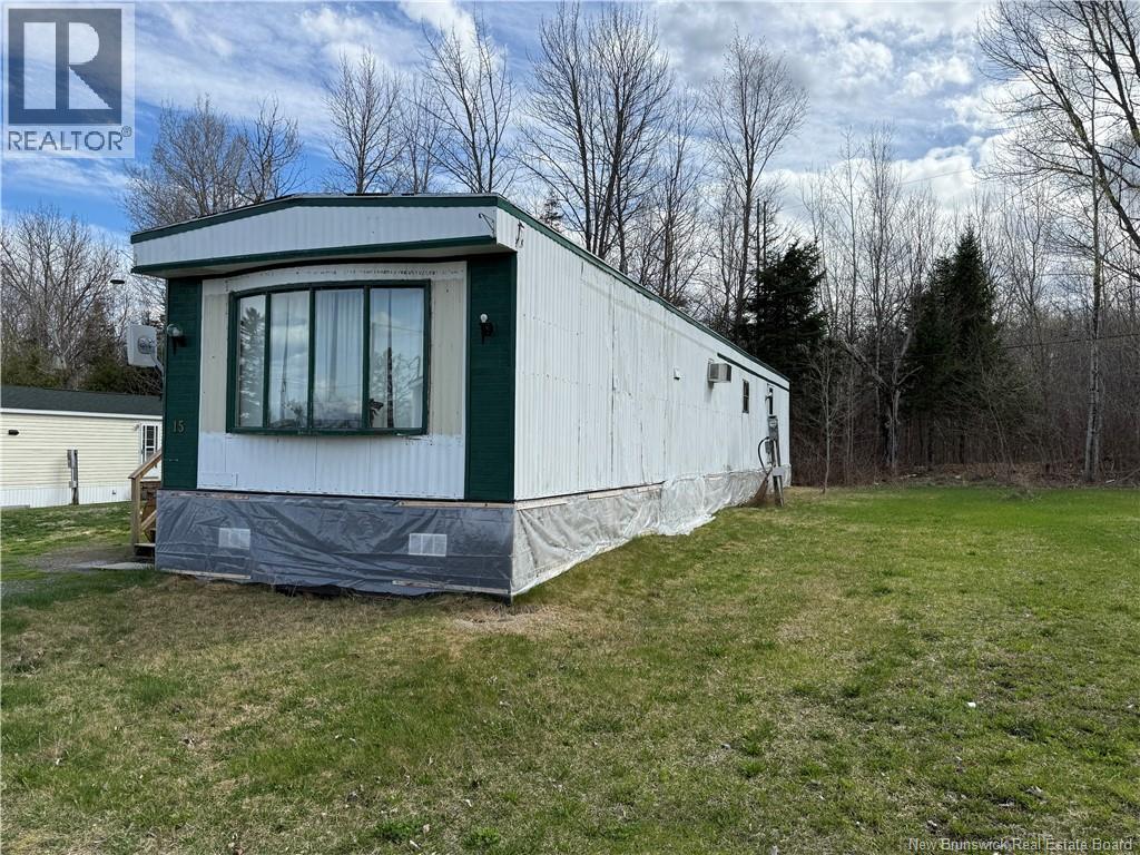 15 Clarence Crescent, Nackawic, New Brunswick E6G 1G3 - Photo 2 - NB139121