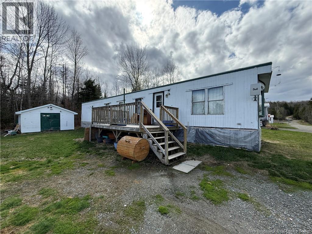 15 Clarence Crescent, Nackawic, New Brunswick E6G 1G3 - Photo 3 - NB139121