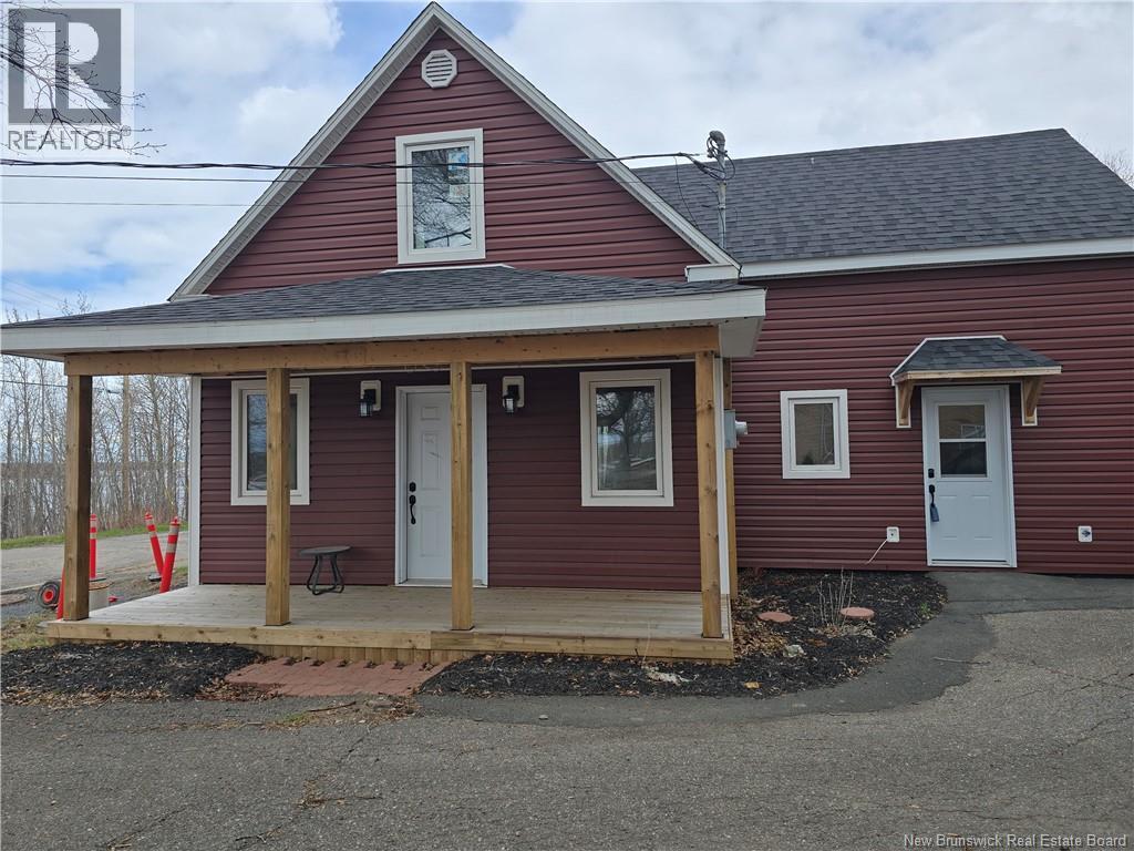 245 Pleasant, Bathurst, New Brunswick  E2A 3B3 - Photo 2 - NB139148