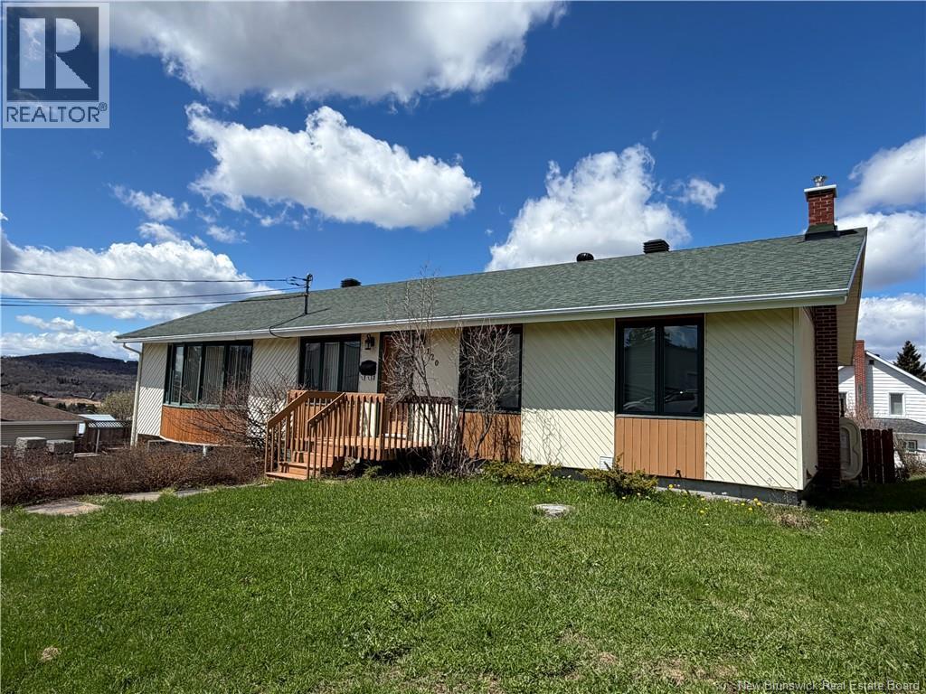 120 44 Avenue, Edmundston, New Brunswick  E3V 3A3 - Photo 2 - NB139350