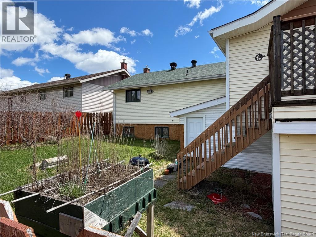 120 44 Avenue, Edmundston, New Brunswick  E3V 3A3 - Photo 7 - NB139350
