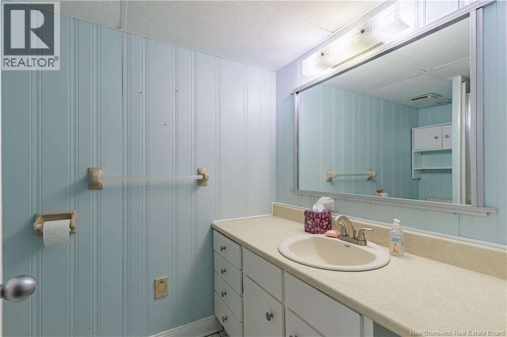 404 Glengarry Place, Fredericton, New Brunswick  E3B 5Z9 - Photo 17 - NB136845