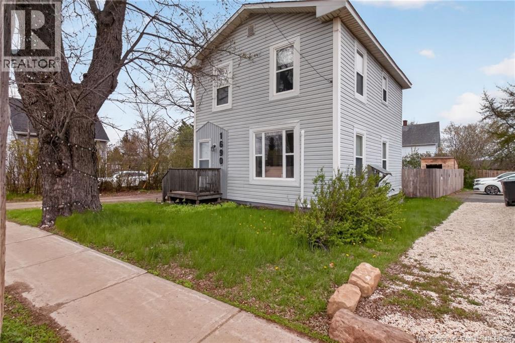 1690 Main Street, Moncton, New Brunswick  E1E 1G9 - Photo 2 - NB139713