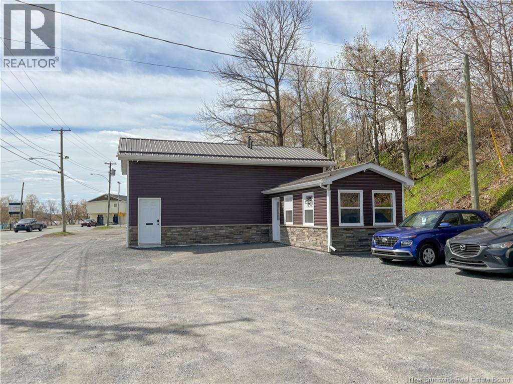 535-539 Main Street, Woodstock, New Brunswick  E7M 2B9 - Photo 4 - NB139108