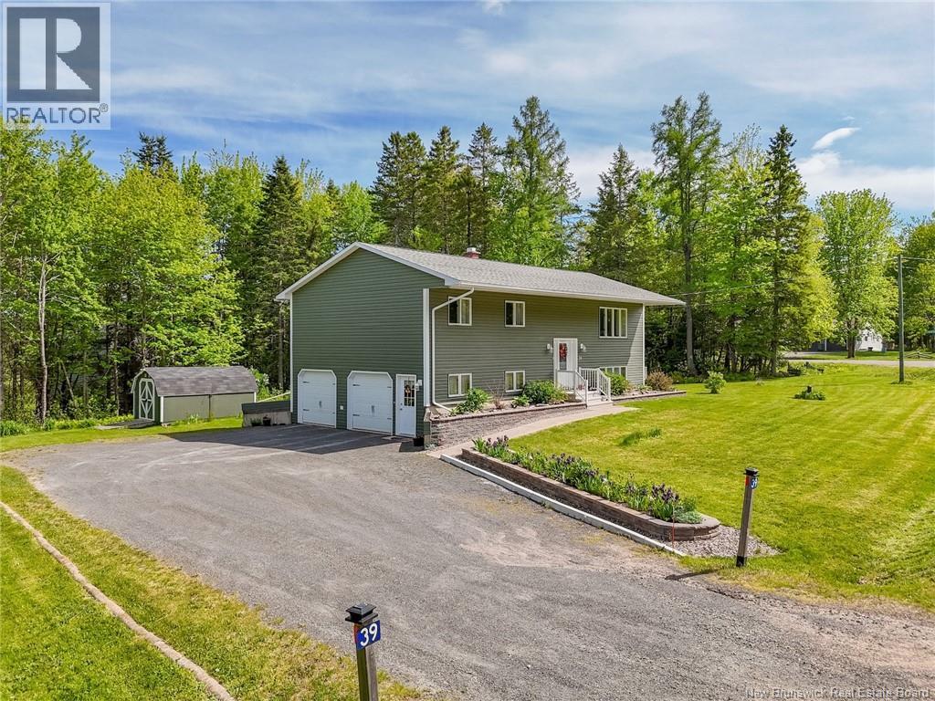 39 Garden Grove Street, Lincoln, New Brunswick