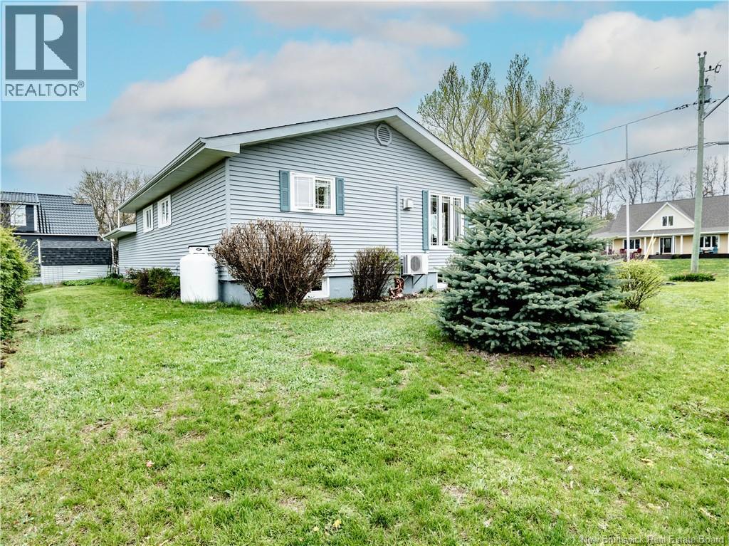 9305 Main Street, Richibucto, New Brunswick  E4W 4B5 - Photo 4 - NB136797