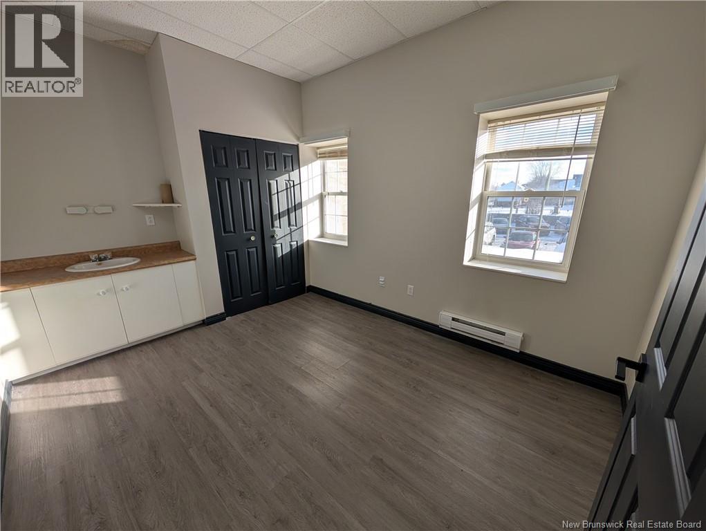 100-6 Main Street, Bathurst, New Brunswick E2A 2Y4 - Photo 12 - NB139952