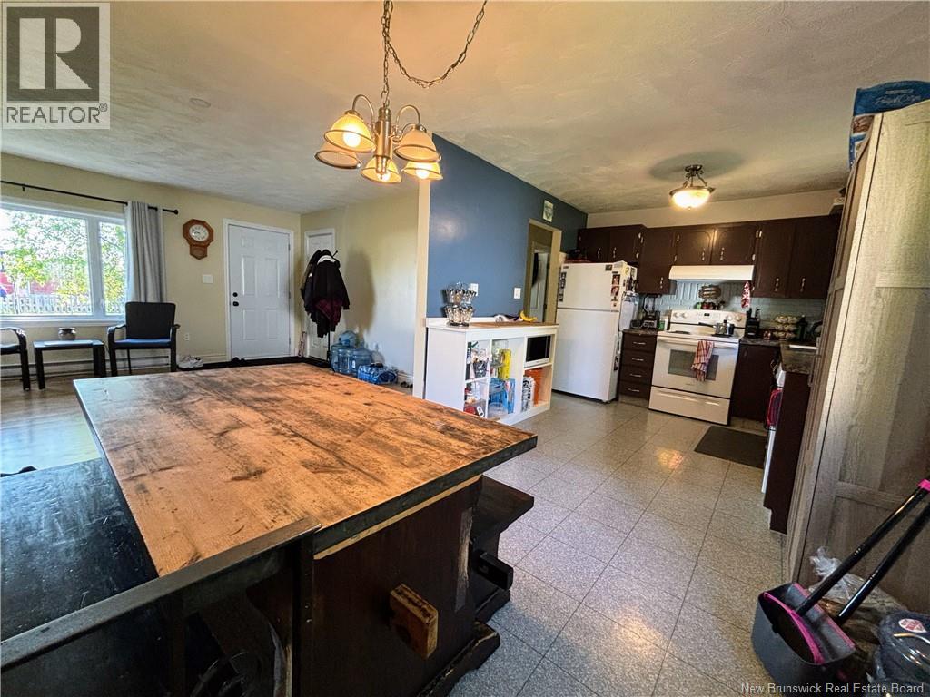 5 Pelton Street, Moncton, New Brunswick  E1G 1L3 - Photo 3 - NB139945