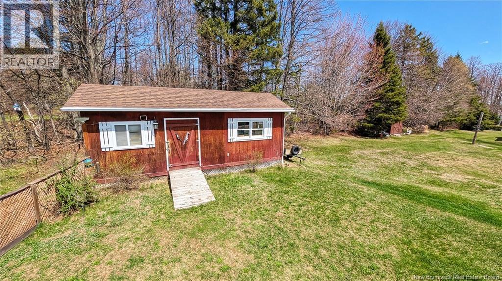 1274 Youghall Drive, Bathurst, New Brunswick  E2A 4Y3 - Photo 18 - NB139939