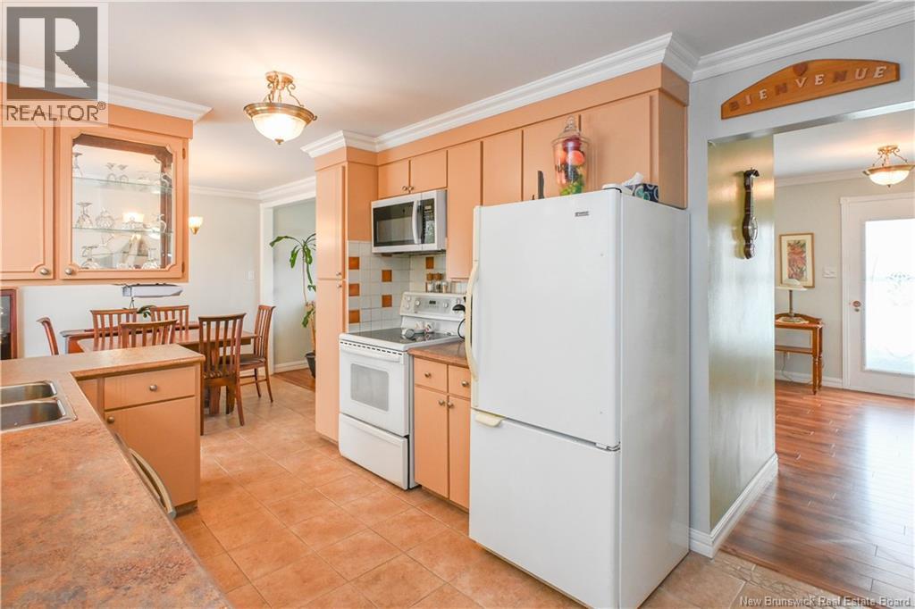 286 Saint-Pierre E. Boulevard, Caraquet, New Brunswick E1W 1B5 - Photo 11 - NB140051