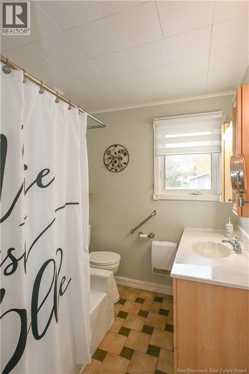 286 Saint-Pierre E. Boulevard, Caraquet, New Brunswick E1W 1B5 - Photo 24 - NB140051