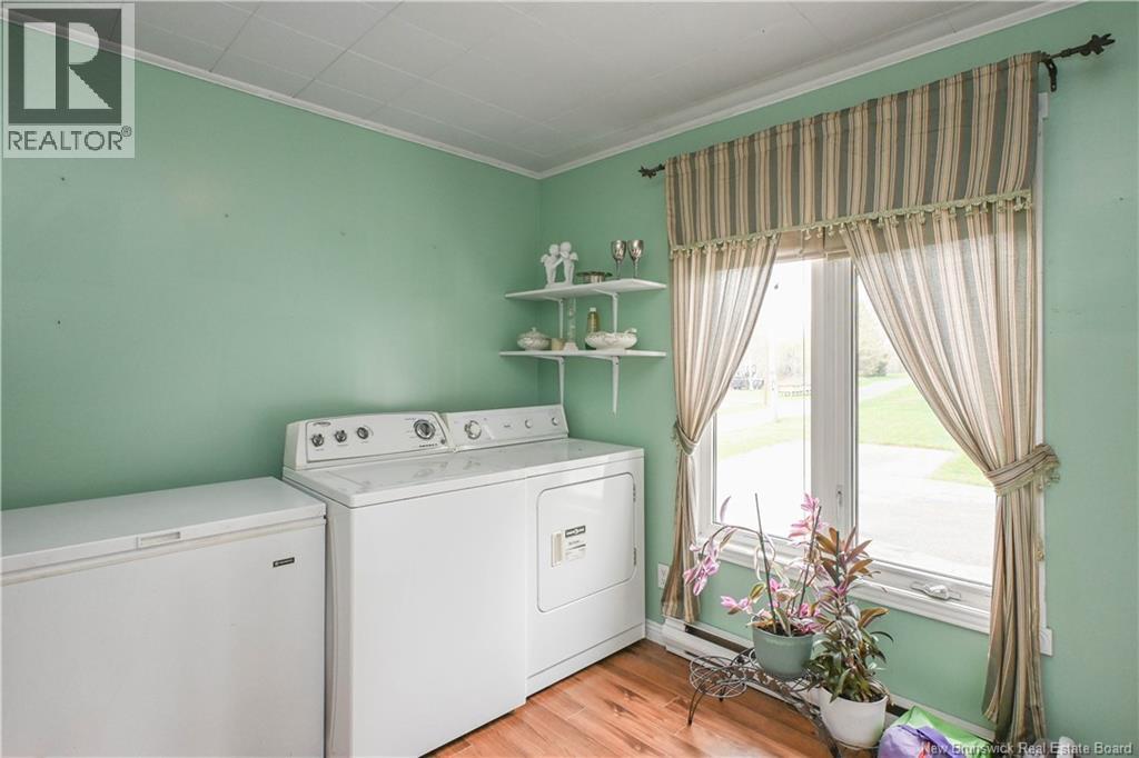 286 Saint-Pierre E. Boulevard, Caraquet, New Brunswick E1W 1B5 - Photo 25 - NB140051