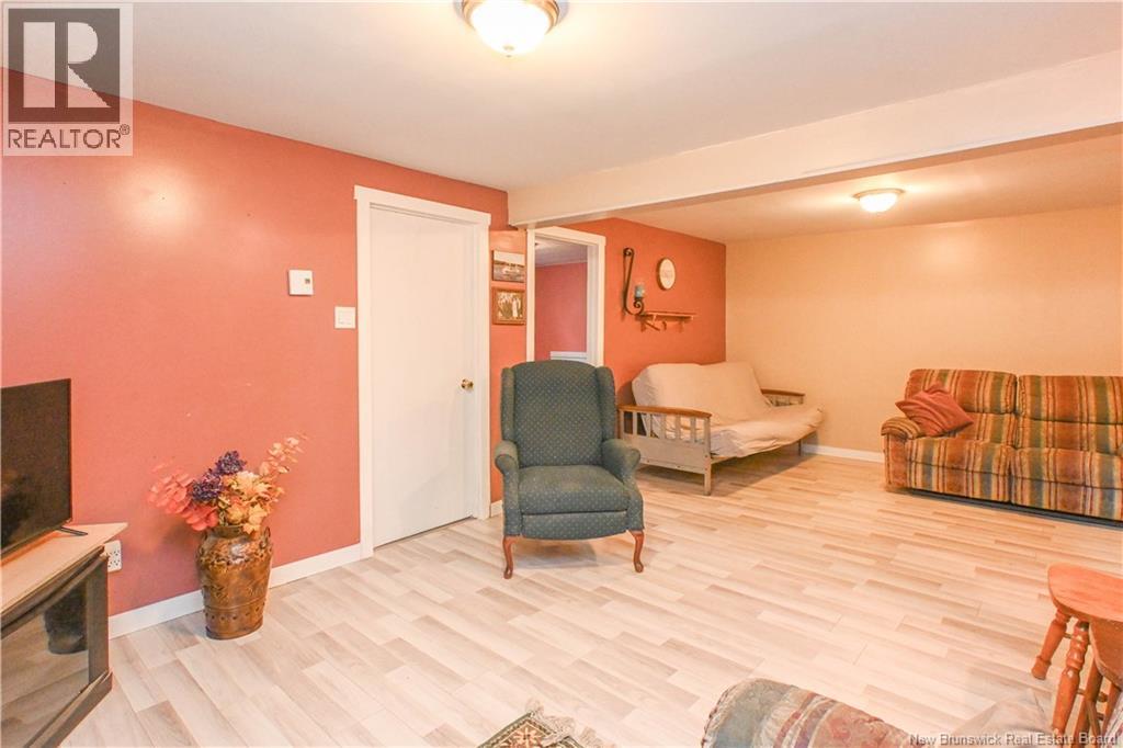 286 Saint-Pierre E. Boulevard, Caraquet, New Brunswick E1W 1B5 - Photo 32 - NB140051