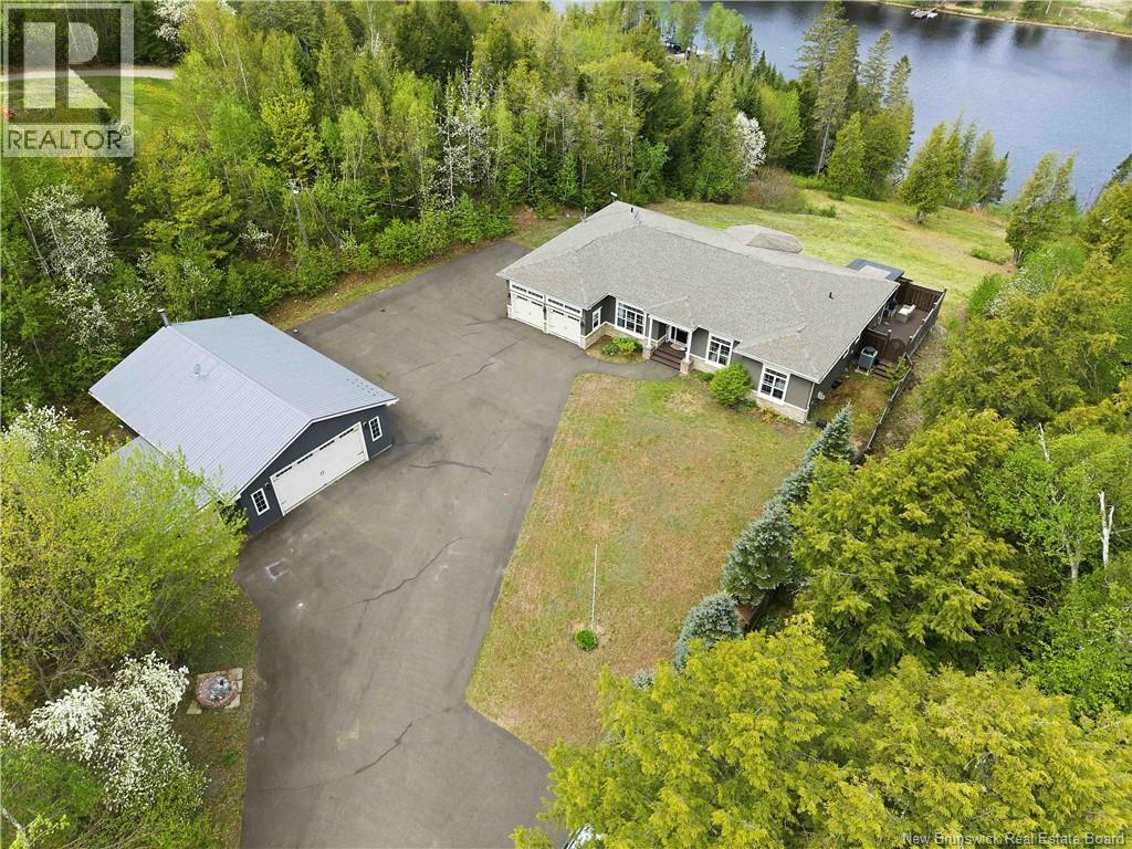75 Lyndsay Lane, New Market, New Brunswick  E6K 0A7 - Photo 2 - NB139981