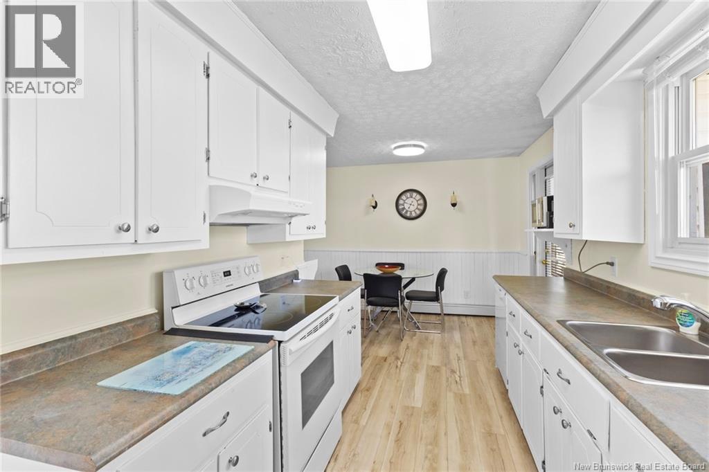 18 Hollybrook Street, Fredericton, New Brunswick  E3A 4N7 - Photo 18 - NB140069