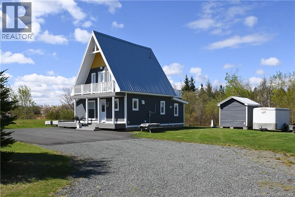 27 Chiasson Road, Caraquet, New Brunswick  E1W 1A3 - Photo 7 - NB140308