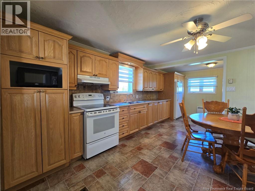 3647 Morais, Bas-Caraquet, New Brunswick  E1W 5Y1 - Photo 11 - NB140249
