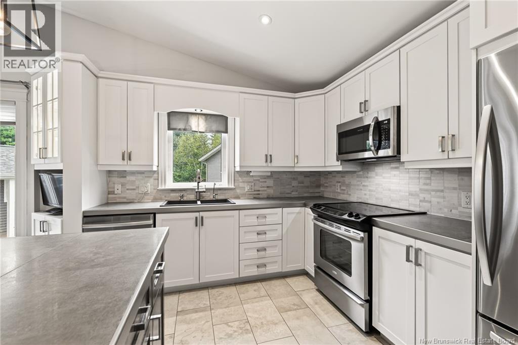 94 Syrah Court, Dieppe, New Brunswick  E1A 0Z6 - Photo 4 - NB140313