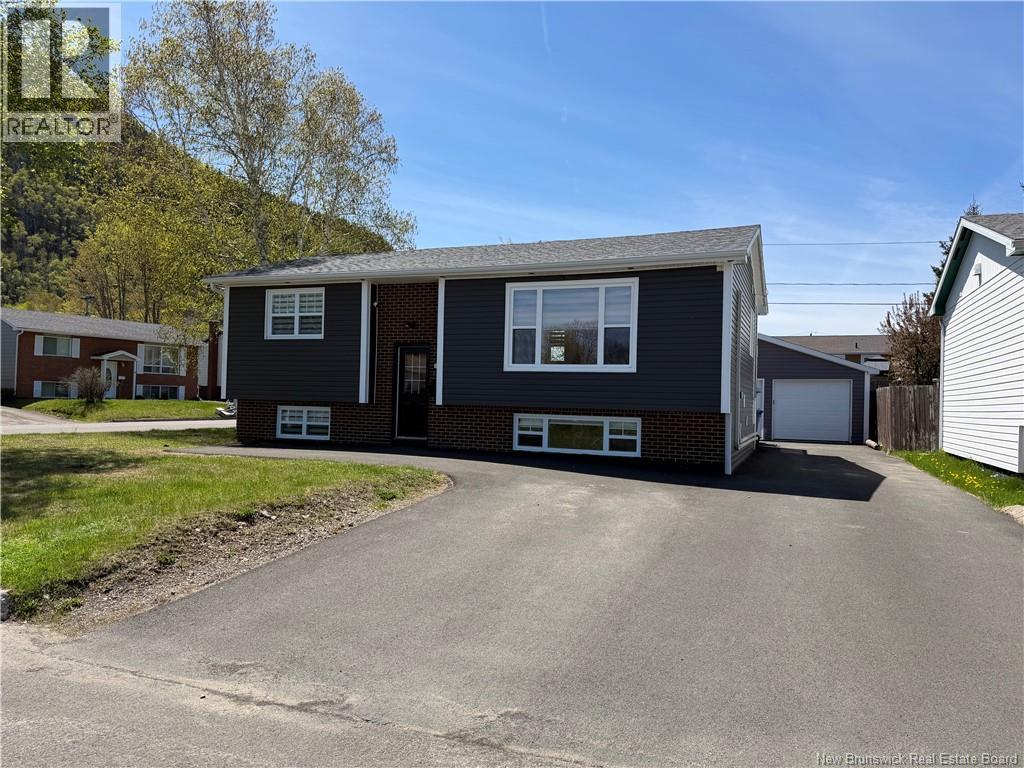 15 Kimberly Court, Campbellton, New Brunswick