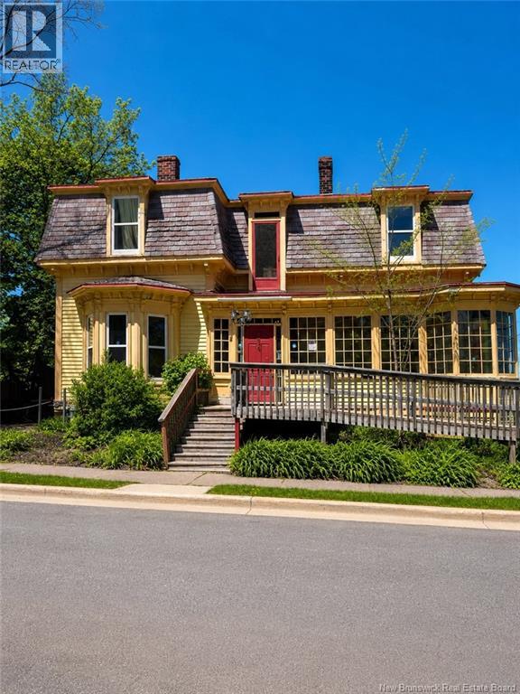 184 Alma Street, Moncton, New Brunswick  E1C 2A4 - Photo 1 - NB140320