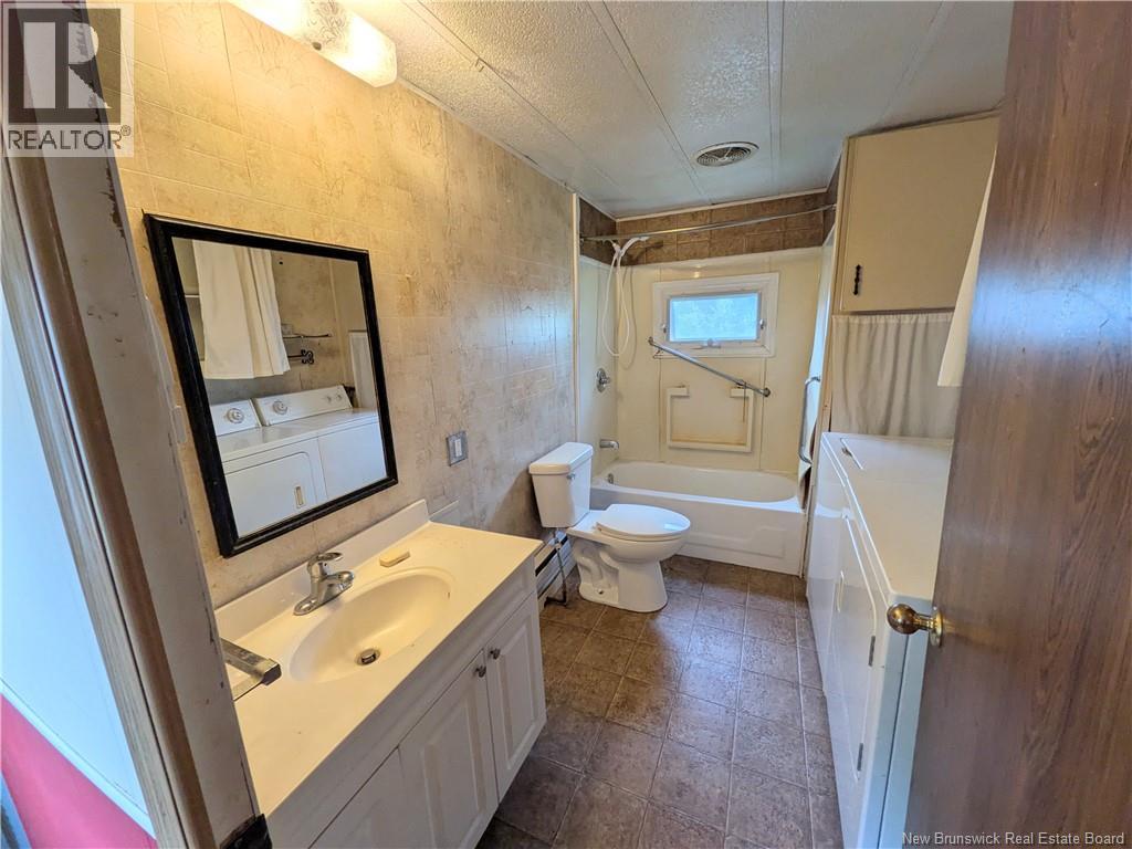 6 Crestview Court, Fredericton, New Brunswick  E6B 6M6 - Photo 7 - NB140397